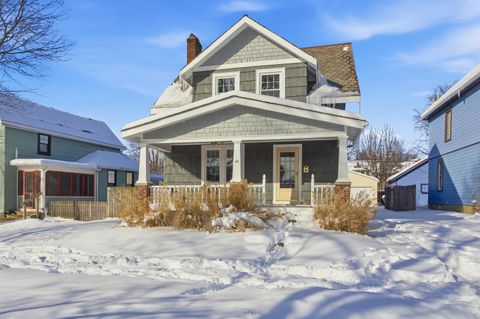 Photo of 44 W Pacemont Road, Columbus, OH 43202 (MLS # 226000552)