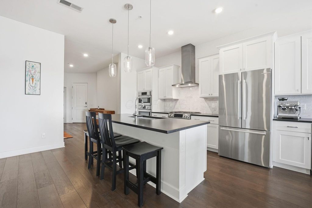 Photo of 6745 Longshore Street 510 #510, Dublin, OH 43017 (MLS # 226011338)