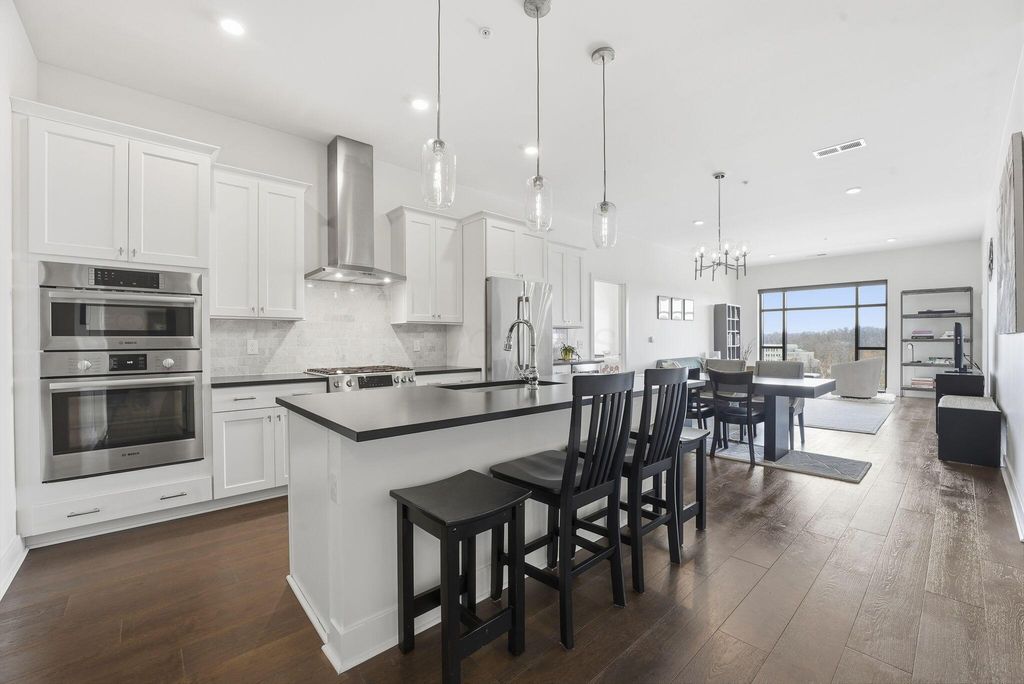 Photo of 6745 Longshore Street 510 #510, Dublin, OH 43017 (MLS # 226011338)