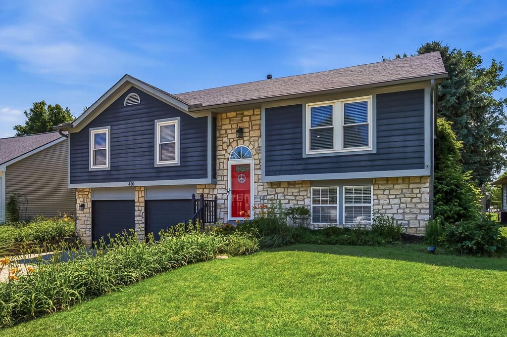 Photo of 430 Carriage Drive, Plain City, OH 43064 (MLS # 226022819)