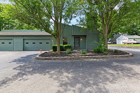 Photo of 1303 Worthington Creek Drive 9 #9, Columbus, OH 43085 (MLS # 226015183)