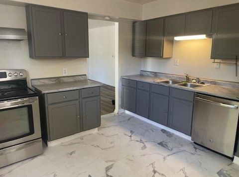 Photo of 2250 Brentnell Avenue, Columbus, OH 43211 (MLS # 226001056)