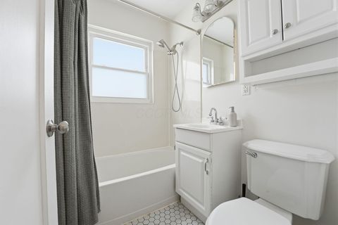 Tiny photo for 796 E Kenworth Road, Columbus, OH 43224 (MLS # 226004367)