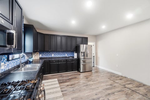 Tiny photo for 1075 Kenton Street, Springfield, OH 45505 (MLS # 226033598)