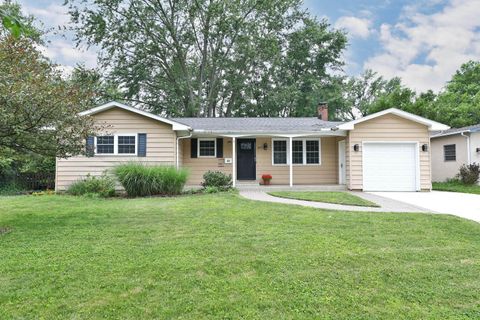 Photo of 807 Franklin Court, Worthington, OH 43085 (MLS # 226021986)