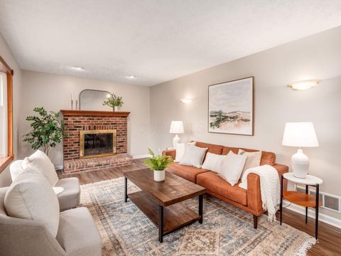 Tiny photo for 2000 Dina Court, Powell, OH 43065 (MLS # 226007333)