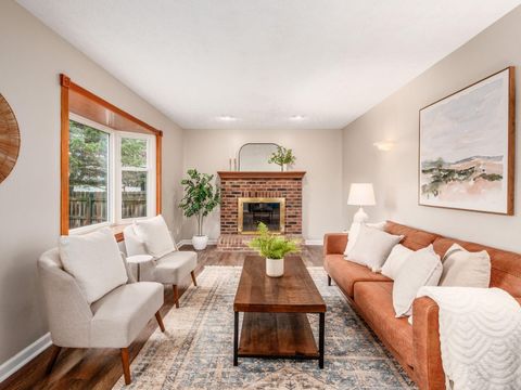 Tiny photo for 2000 Dina Court, Powell, OH 43065 (MLS # 226007333)