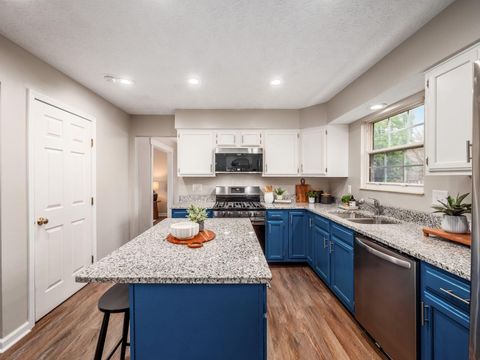 Tiny photo for 2000 Dina Court, Powell, OH 43065 (MLS # 226007333)