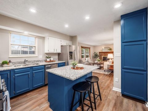 Tiny photo for 2000 Dina Court, Powell, OH 43065 (MLS # 226007333)