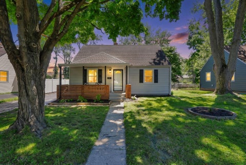 Photo of 142 N Kellner Road, Columbus, OH 43209 (MLS # 226023253)