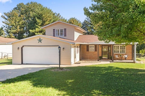 Photo of 236 Clayburne Boulevard, Chillicothe, OH 45601 (MLS # 226040010)