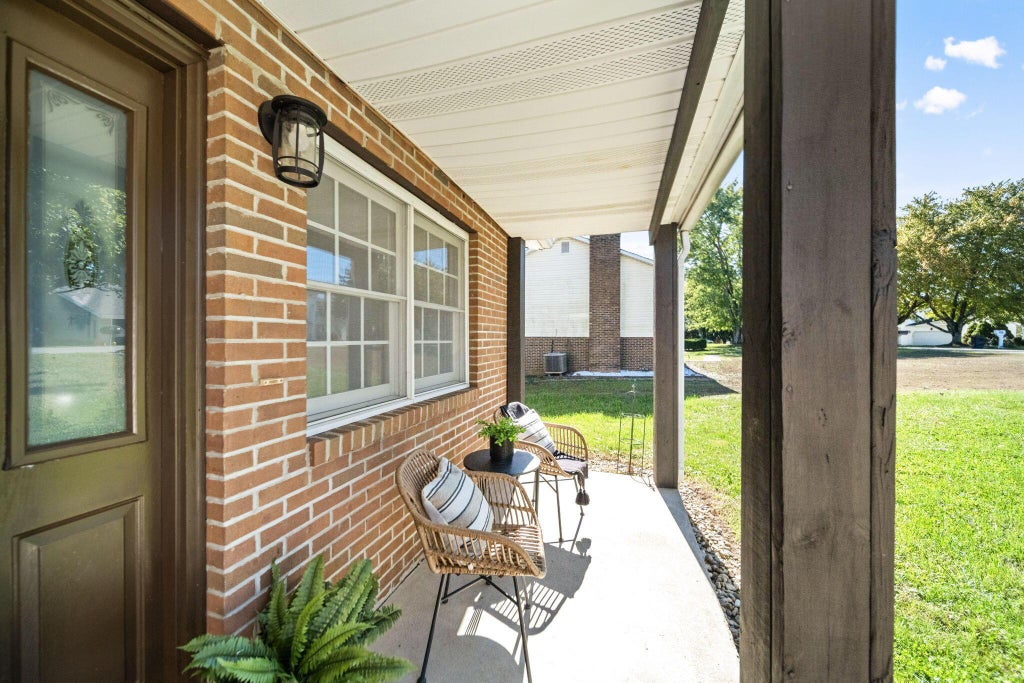 Photo of 236 Clayburne Boulevard, Chillicothe, OH 45601 (MLS # 226040010)