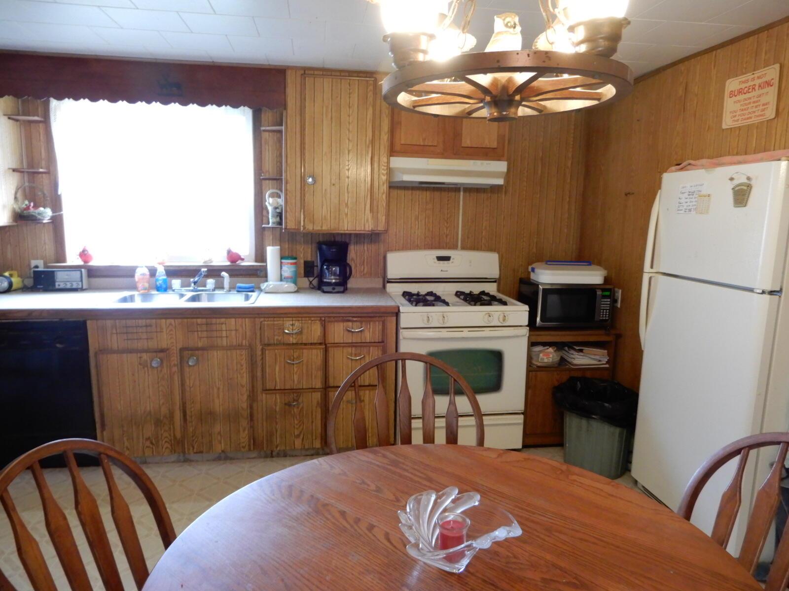 990 Millersburg Road, Utica, Ohio image 18