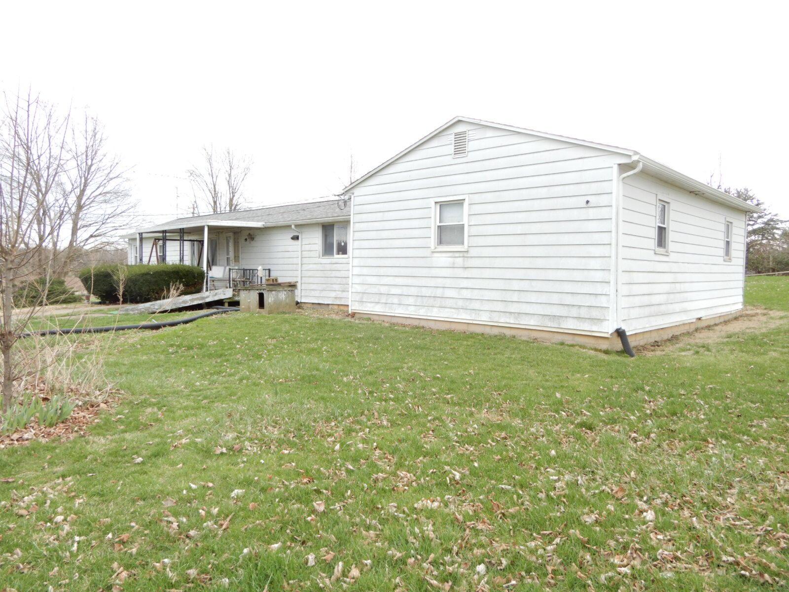 990 Millersburg Road, Utica, Ohio image 1