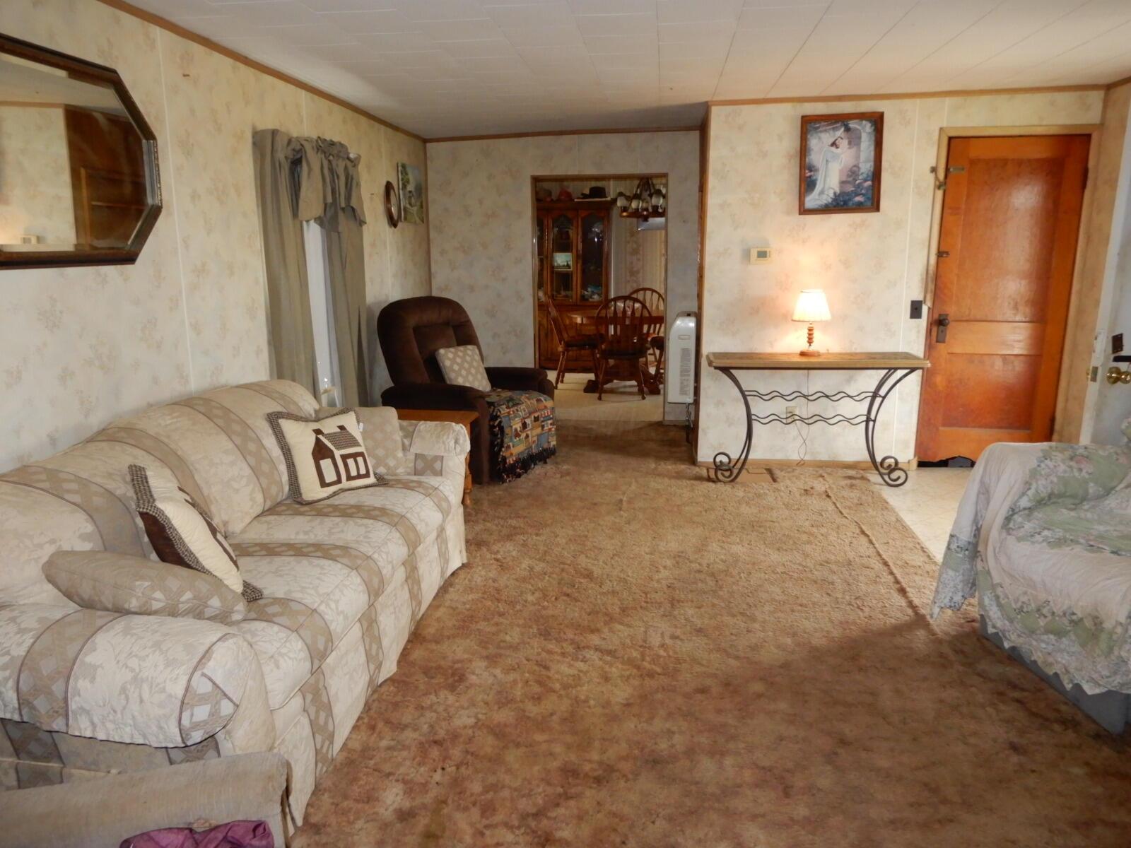 990 Millersburg Road, Utica, Ohio image 7