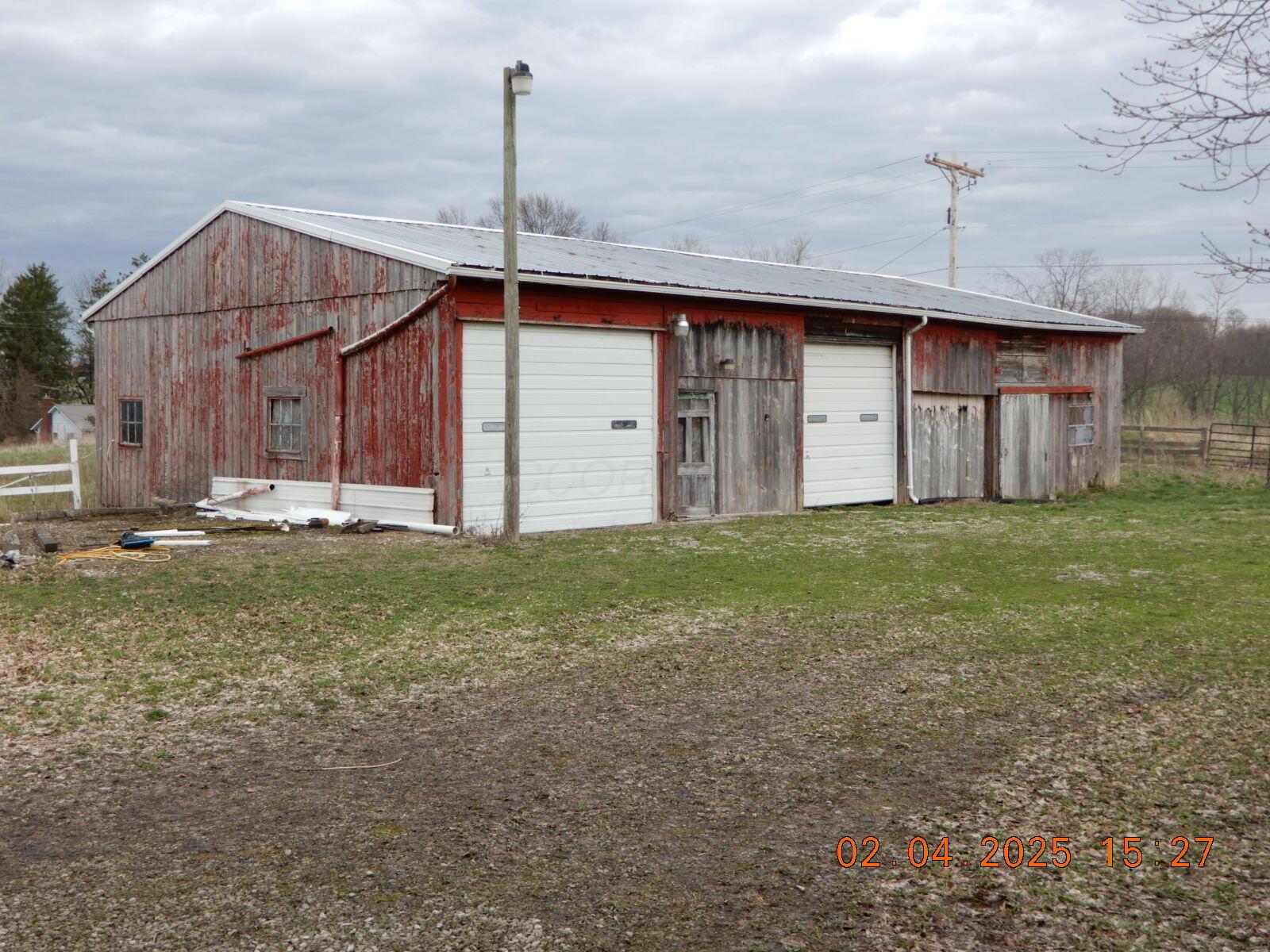 990 Millersburg Road, Utica, Ohio image 4