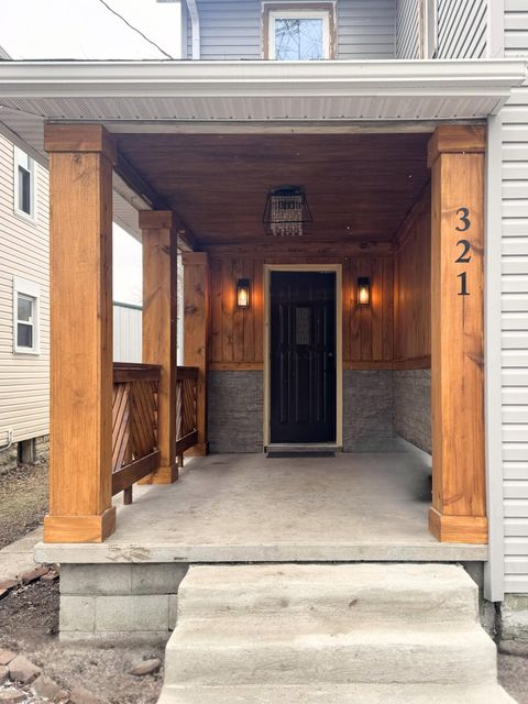 Photo of 321 W Columbia Street, Marion, OH 43302 (MLS # 226001074)