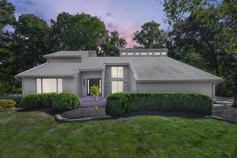 Photo of 8292 Breckenridge Way, Columbus, OH 43235 (MLS # 225037663)