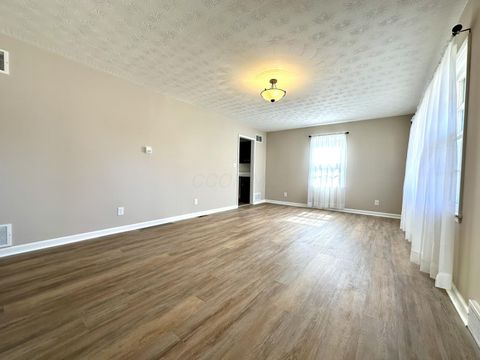 Tiny photo for 337 Pohlman Road, Chillicothe, OH 45601 (MLS # 226006004)