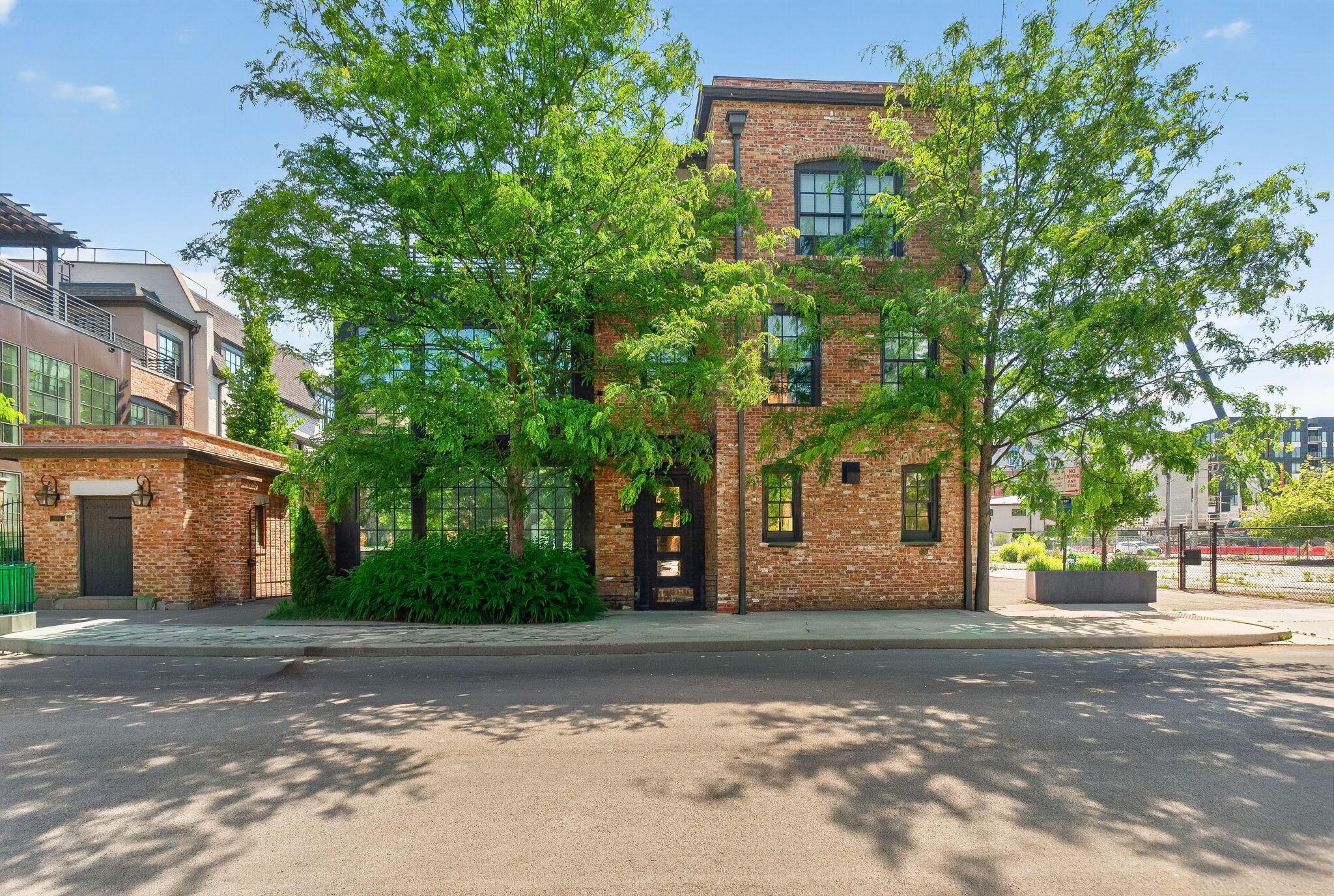 74 N 6th Street TH52