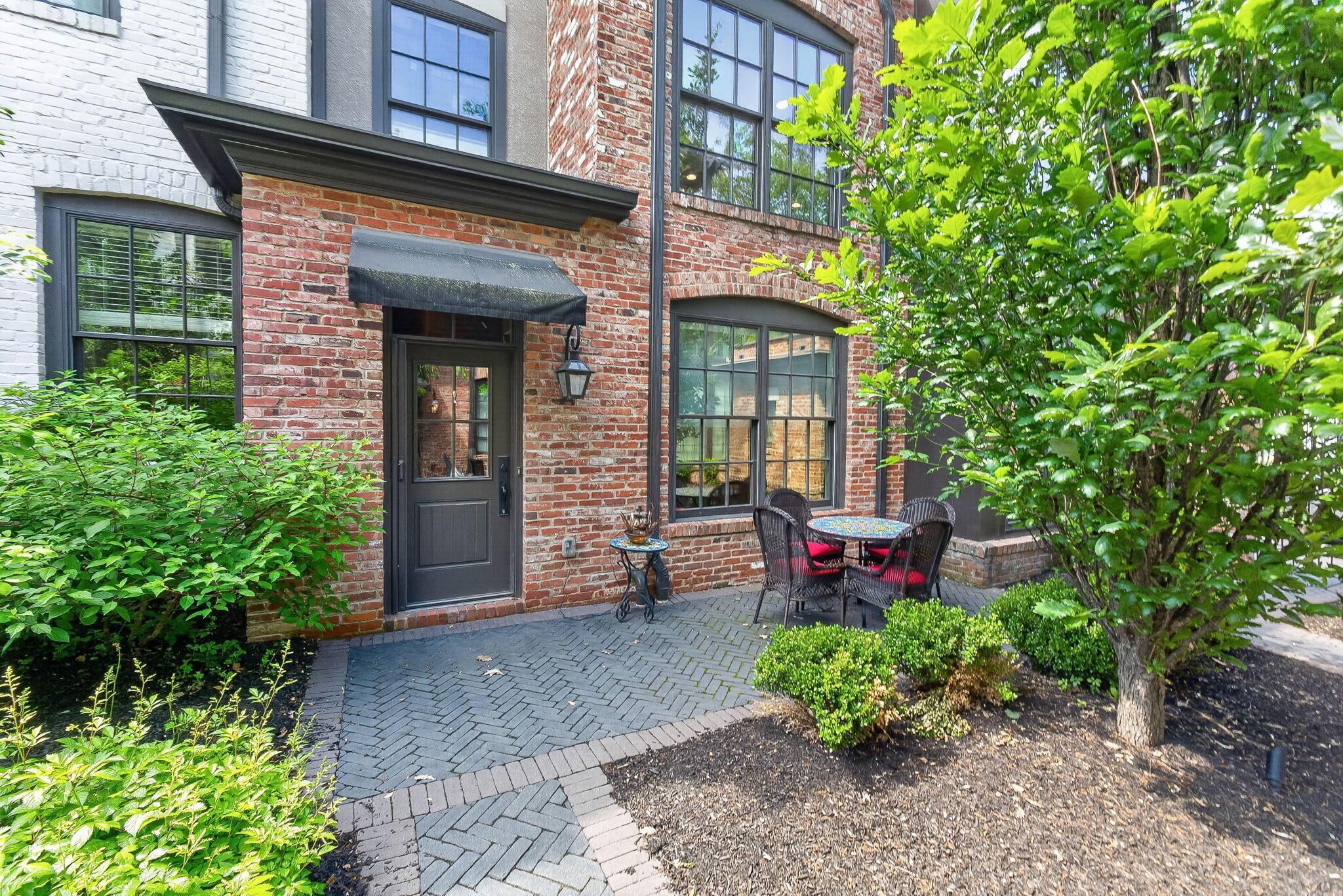 74 N 6th Street TH52