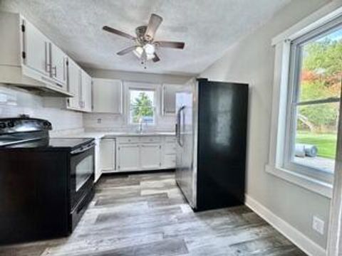 Tiny photo for 320 E Cherry Street, Sunbury, OH 43074 (MLS # 225039641)