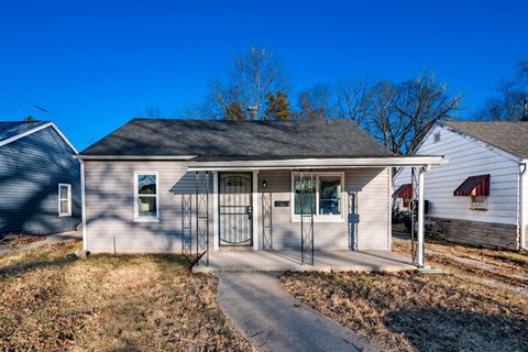 Photo of 854 Brentnell Avenue, Columbus, OH 43219 (MLS # 226005917)