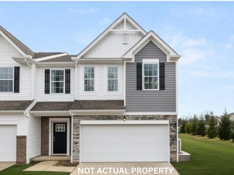 Photo of 3273 Calveylee Lane, Columbus, OH 43232 (MLS # 226008582)