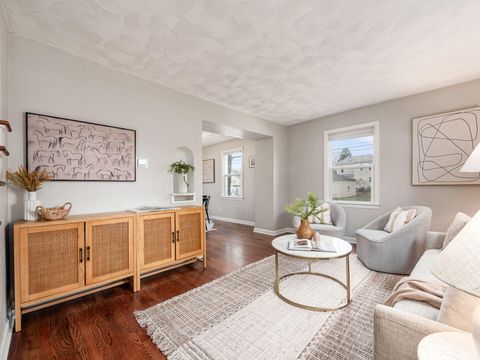 Photo of 1459 Elmwood Avenue, Columbus, OH 43212 (MLS # 225044776)