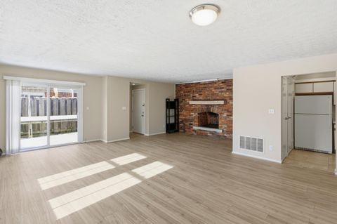 Tiny photo for 1512 Lafayette Drive B #B, Columbus, OH 43220 (MLS # 225045899)