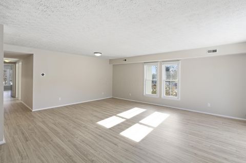 Tiny photo for 1512 Lafayette Drive B #B, Columbus, OH 43220 (MLS # 225045899)