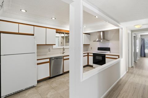 Tiny photo for 1512 Lafayette Drive B #B, Columbus, OH 43220 (MLS # 225045899)