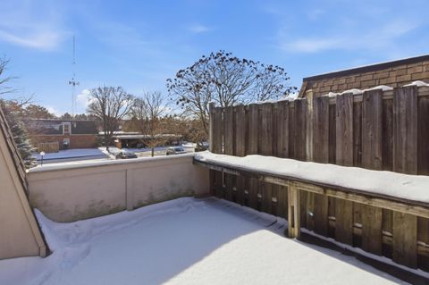 Tiny photo for 1512 Lafayette Drive B #B, Columbus, OH 43220 (MLS # 225045899)