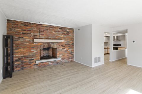 Tiny photo for 1512 Lafayette Drive B #B, Columbus, OH 43220 (MLS # 225045899)