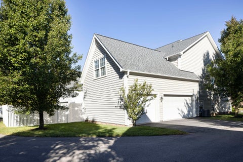 Tiny photo for 8081 Chatham Green Drive, New Albany, OH 43054 (MLS # 226038967)