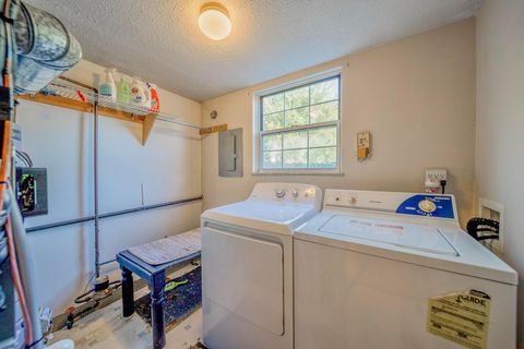 Tiny photo for 1158 Worthington Woods Boulevard, Columbus, OH 43085 (MLS # 225039032)