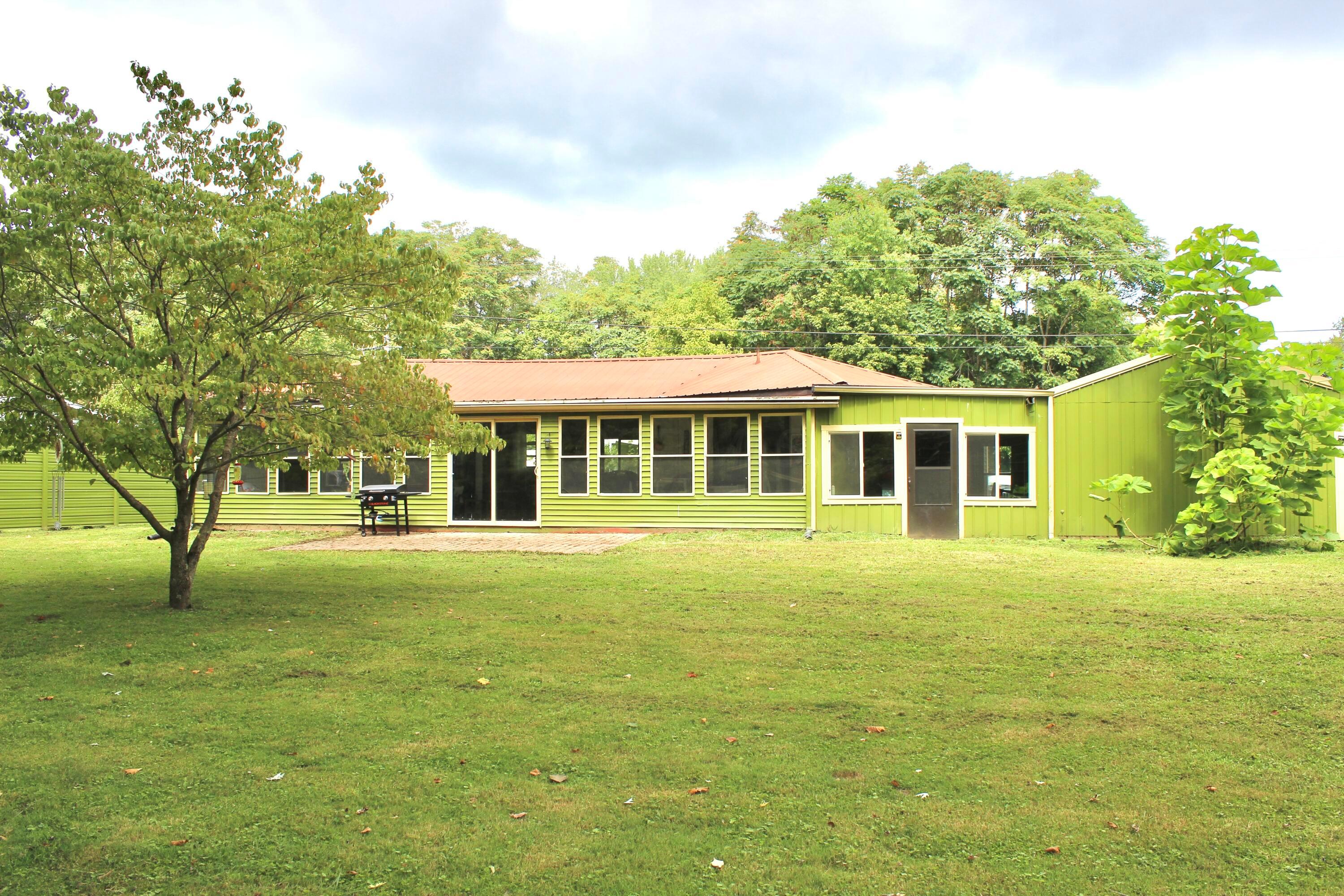 2712 Sycamore Lane, Stockport, Ohio image 25
