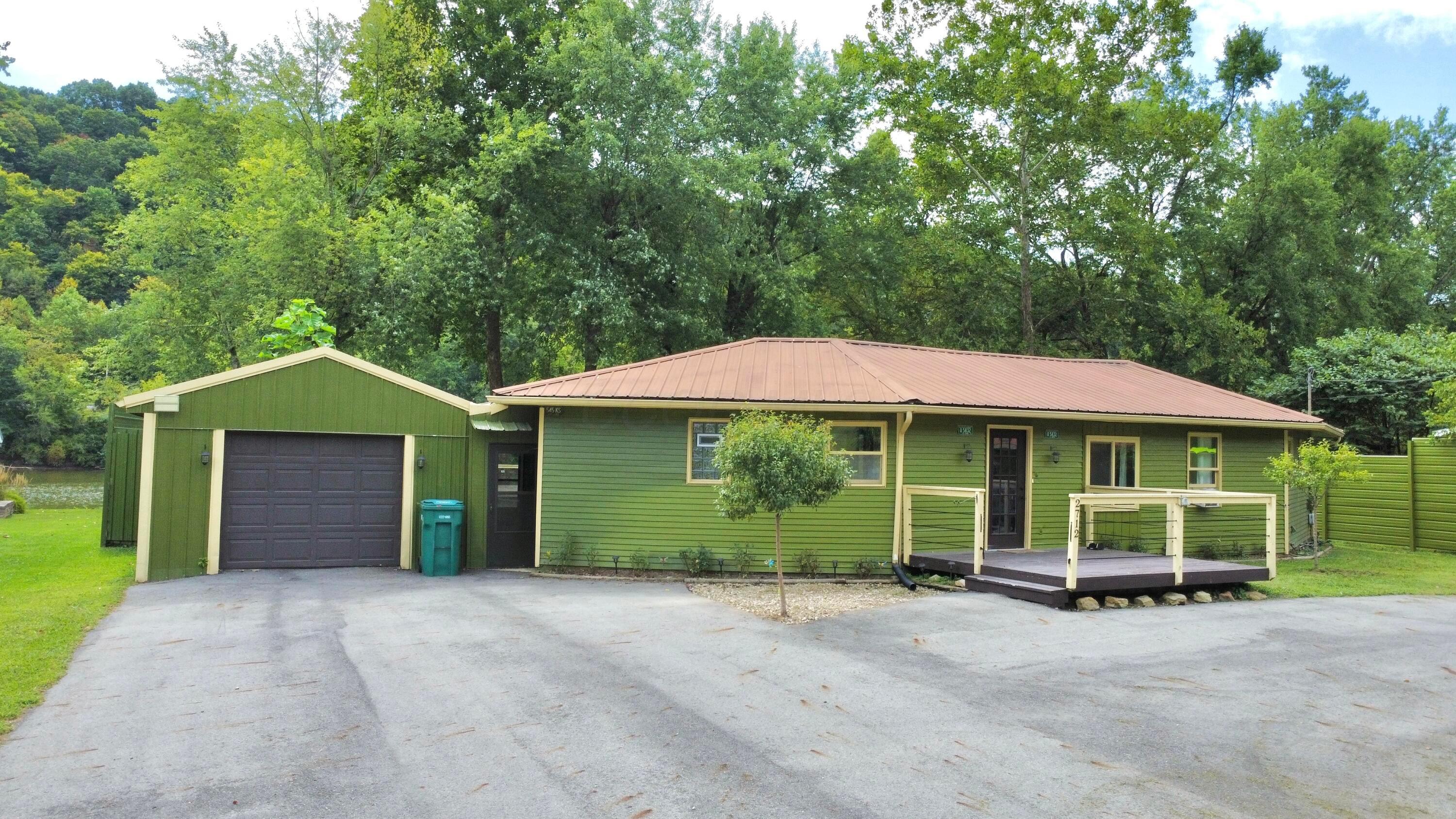 2712 Sycamore Lane, Stockport, Ohio image 1
