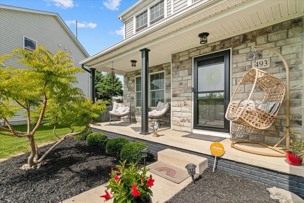 Photo of 493 Lilyfield Lane, Galloway, OH 43119 (MLS # 226014172)