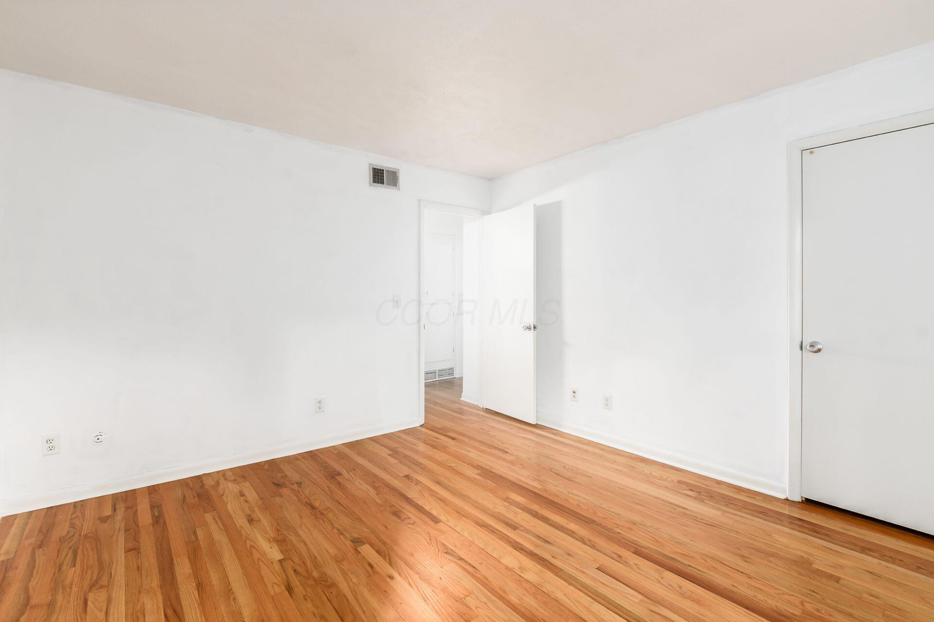 1824 Willoway Circle, Columbus, Ohio image 13