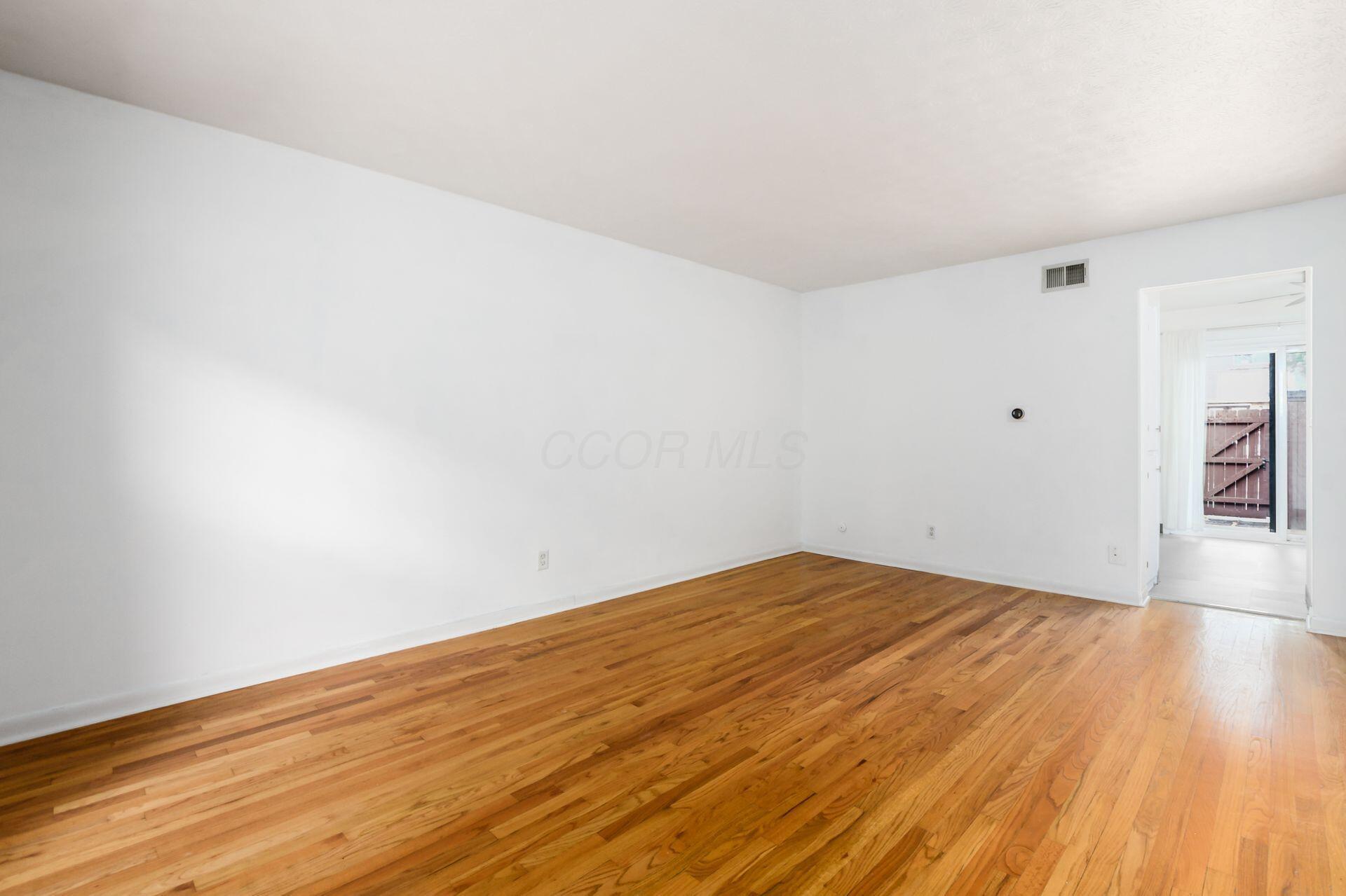 1824 Willoway Circle, Columbus, Ohio image 3