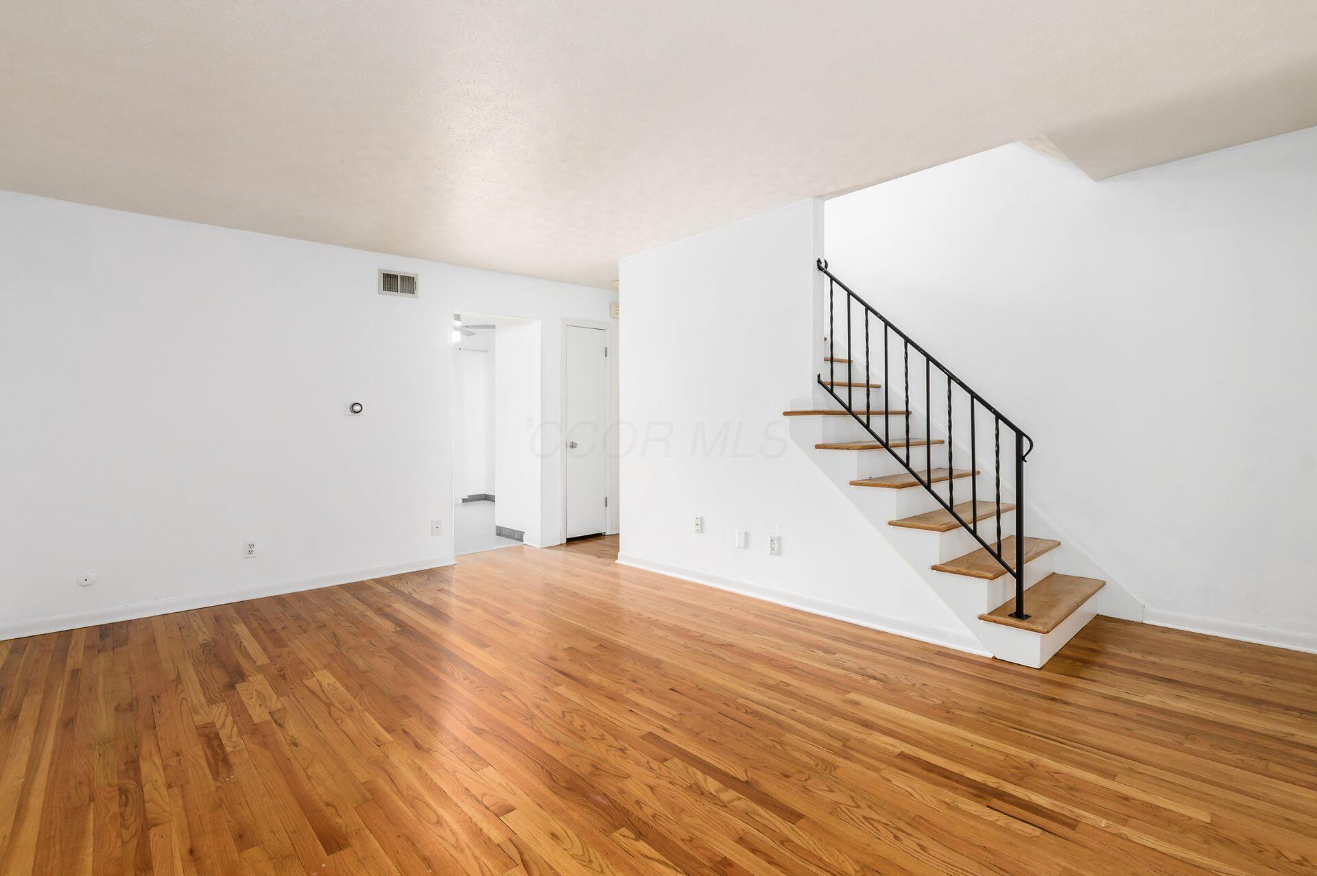 1824 Willoway Circle, Columbus, Ohio image 2