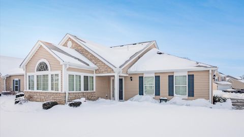 Tiny photo for 646 Fairbury Way 14B #14B, Blacklick, OH 43004 (MLS # 226002867)