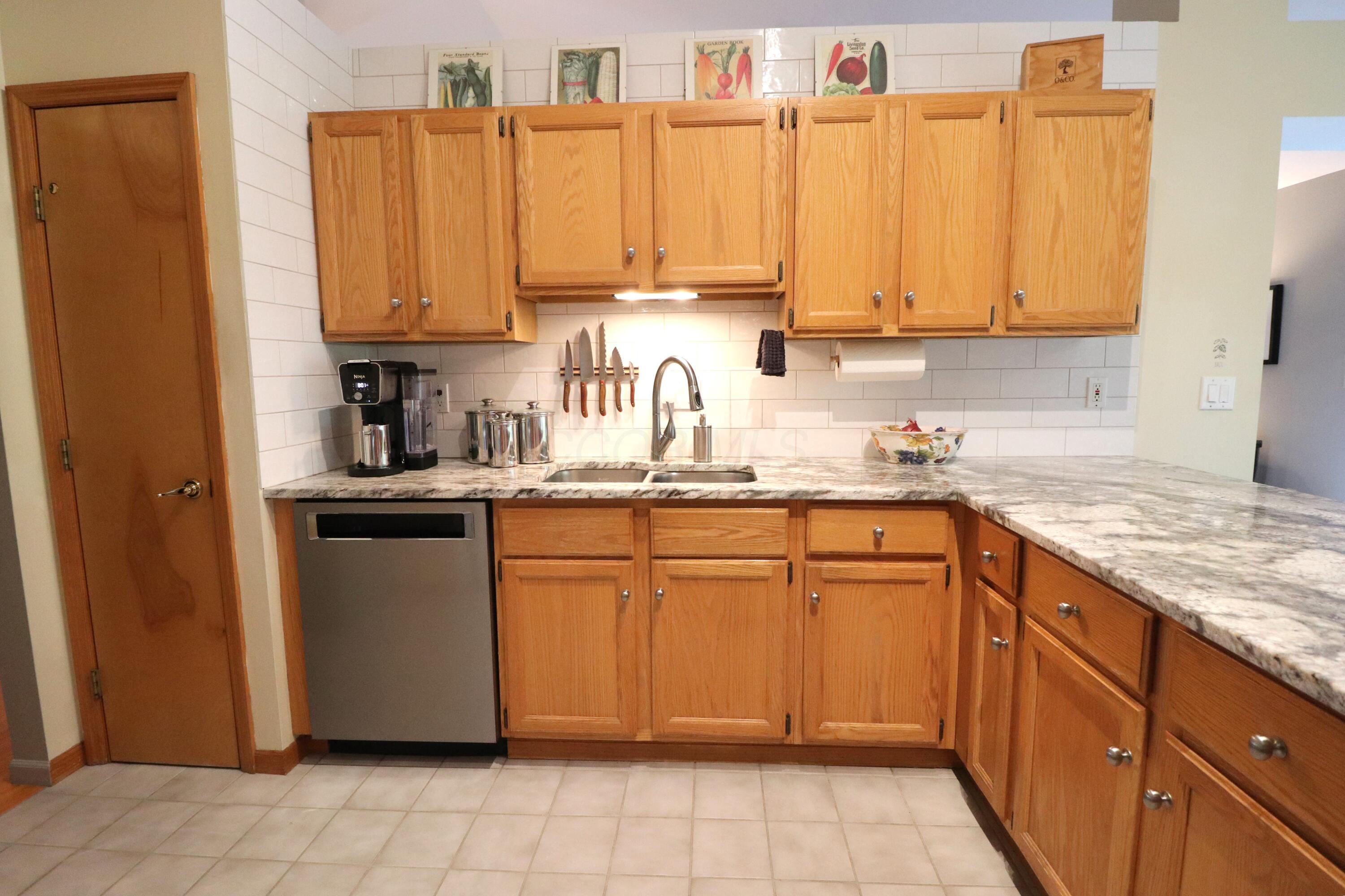 3476 Mark Twain Drive, Hilliard, Ohio image 24