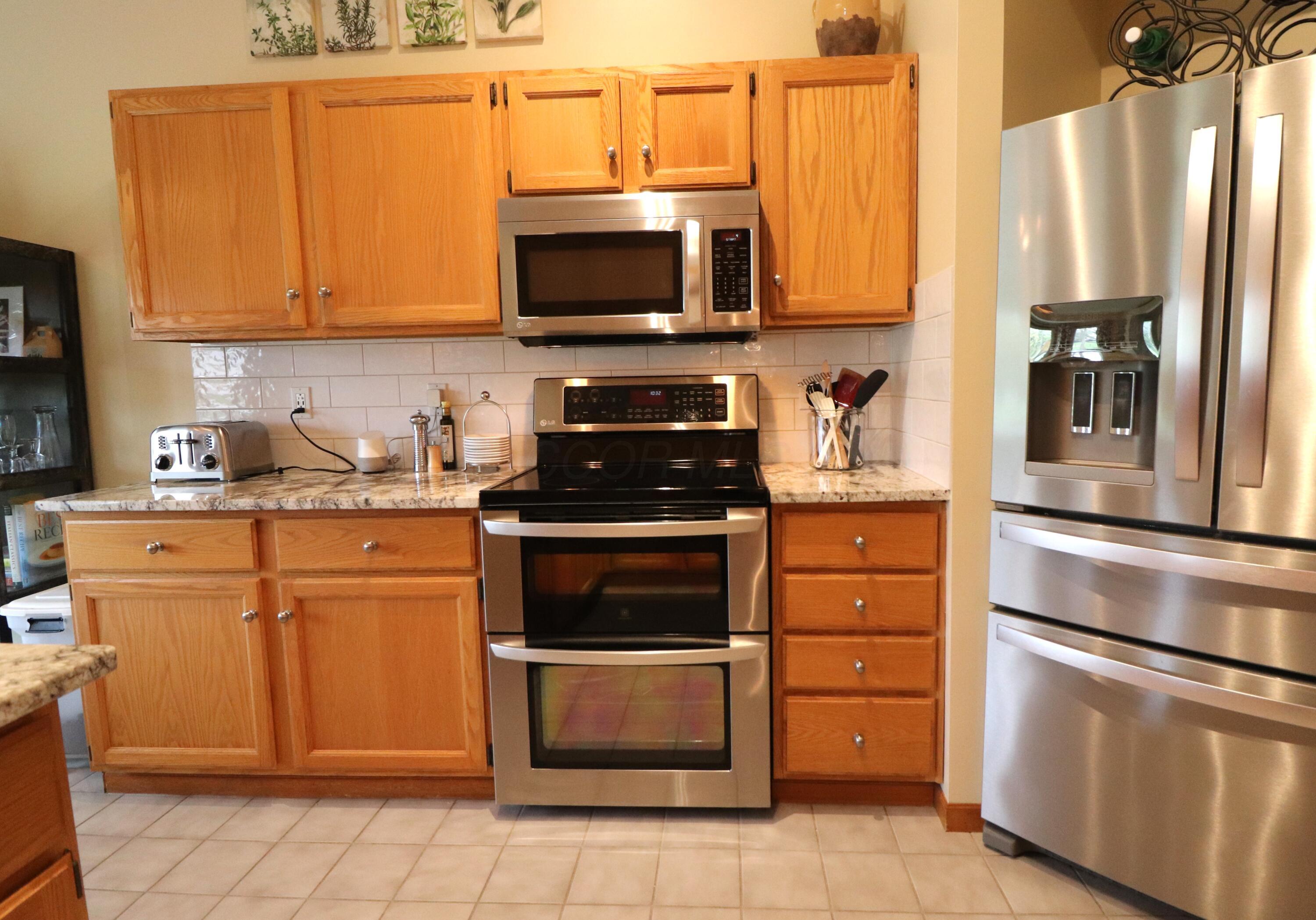 3476 Mark Twain Drive, Hilliard, Ohio image 22