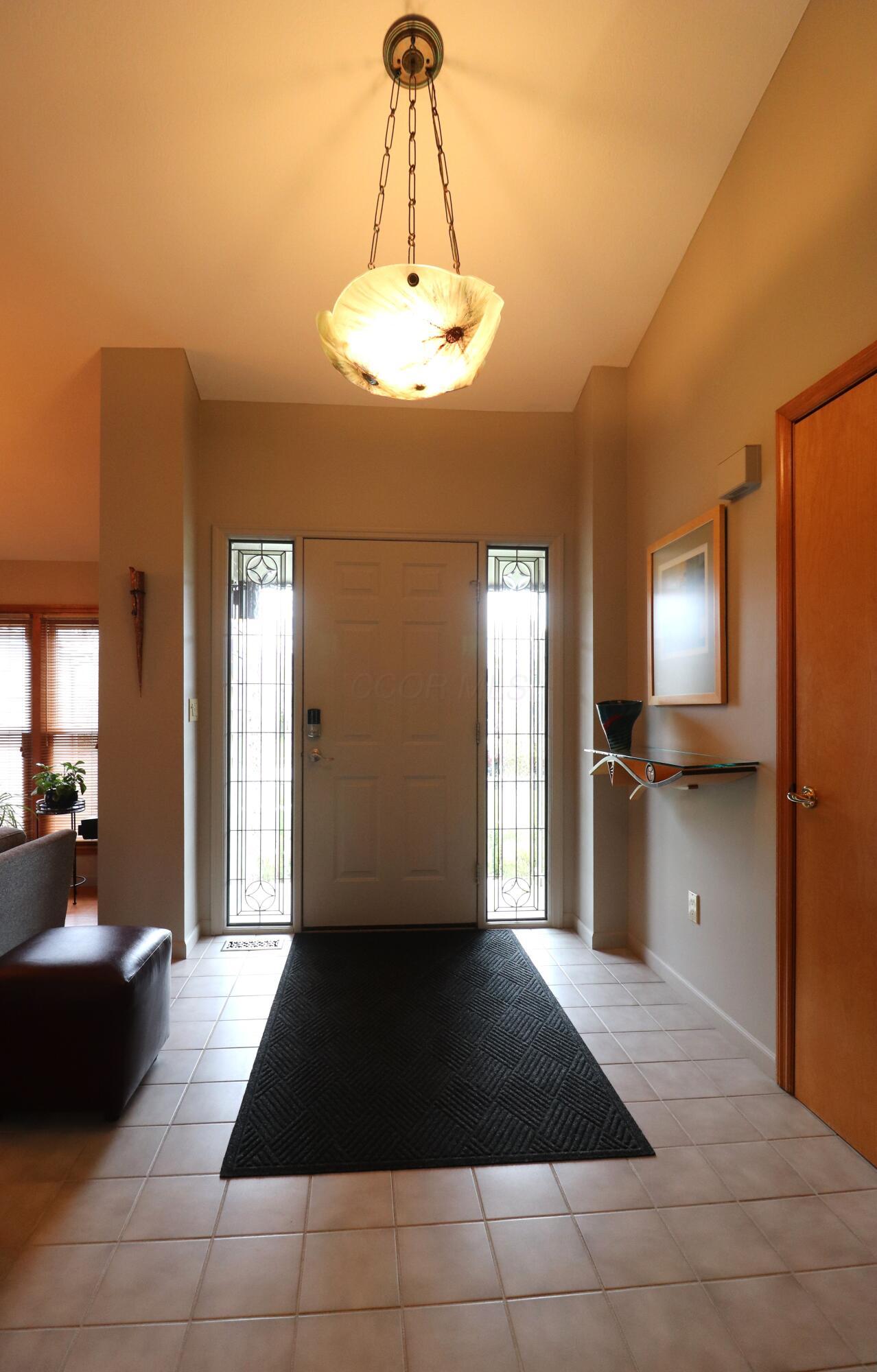 3476 Mark Twain Drive, Hilliard, Ohio image 5