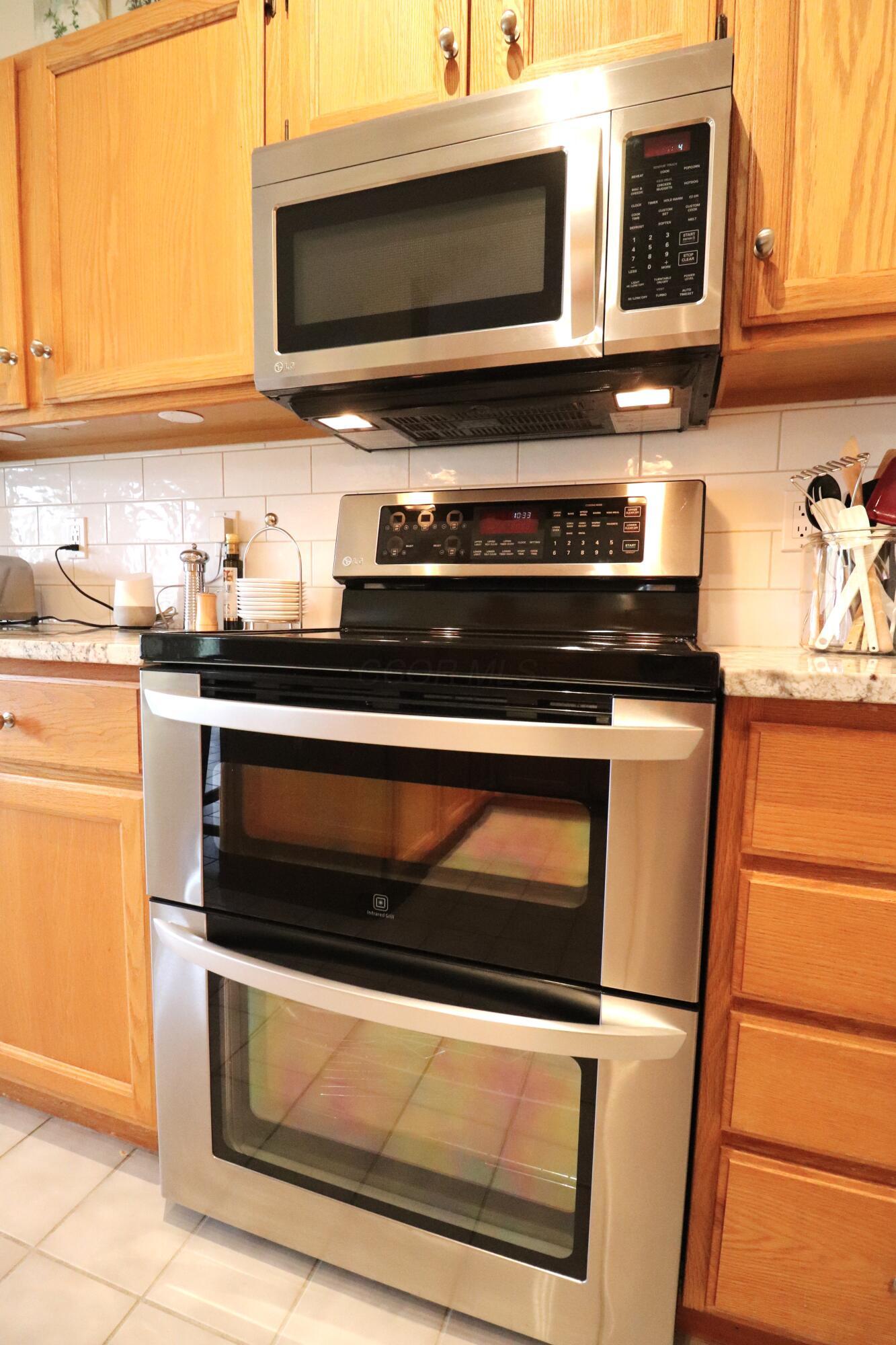 3476 Mark Twain Drive, Hilliard, Ohio image 23