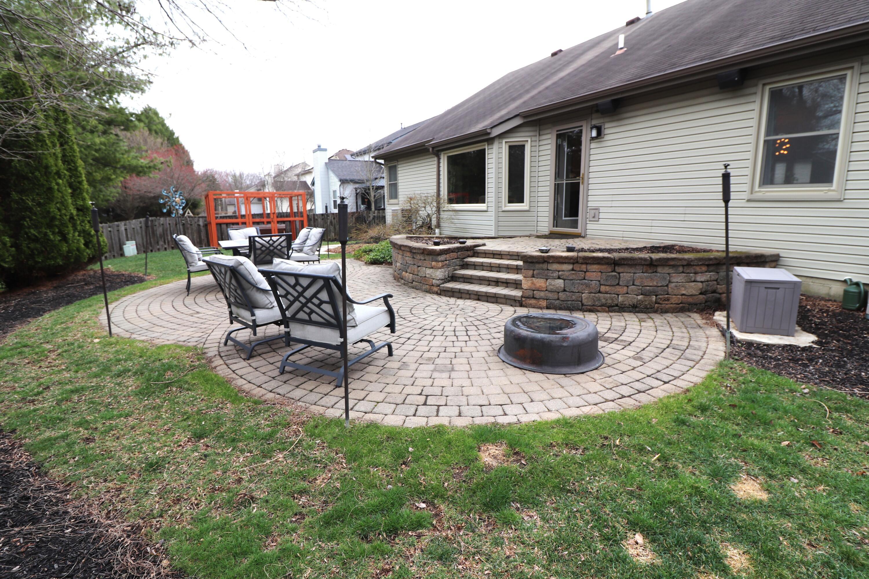 3476 Mark Twain Drive, Hilliard, Ohio image 3
