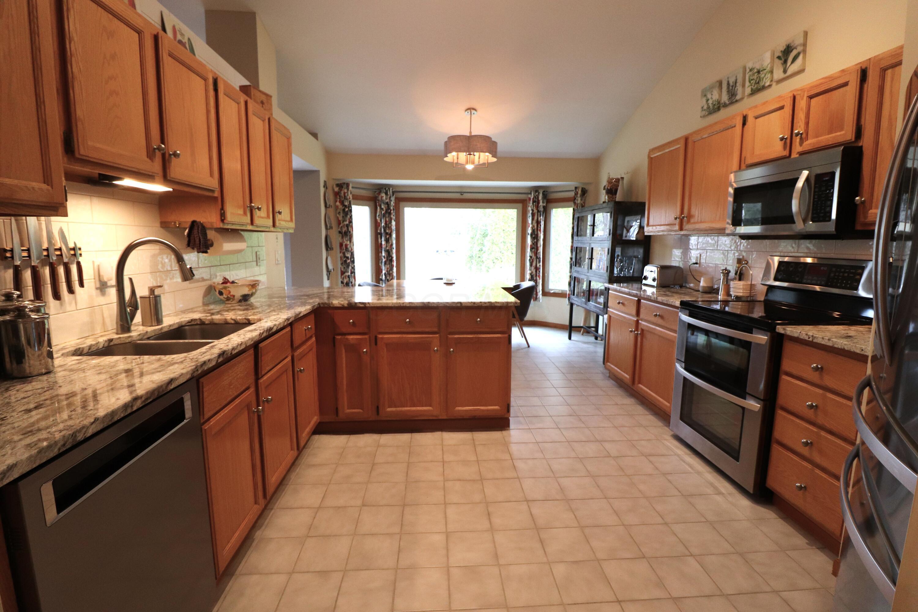 3476 Mark Twain Drive, Hilliard, Ohio image 19
