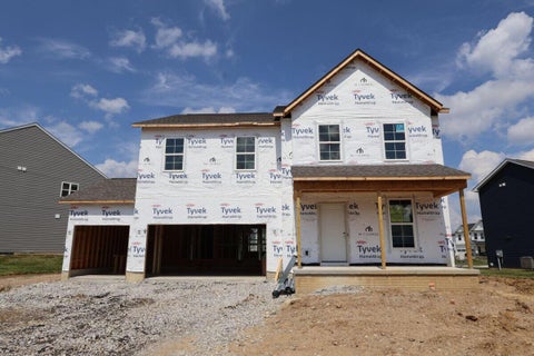Photo of 362 Oakmont Drive, Commercial Point, OH 43116 (MLS # 226035183)